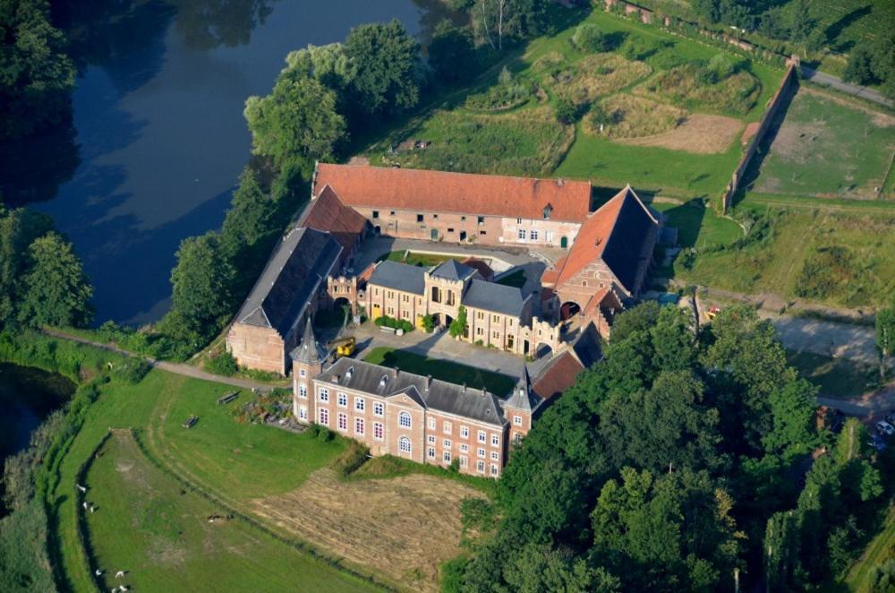 Kasteel Nieuwenhoven Apartment Sint-Truiden Bagian luar foto